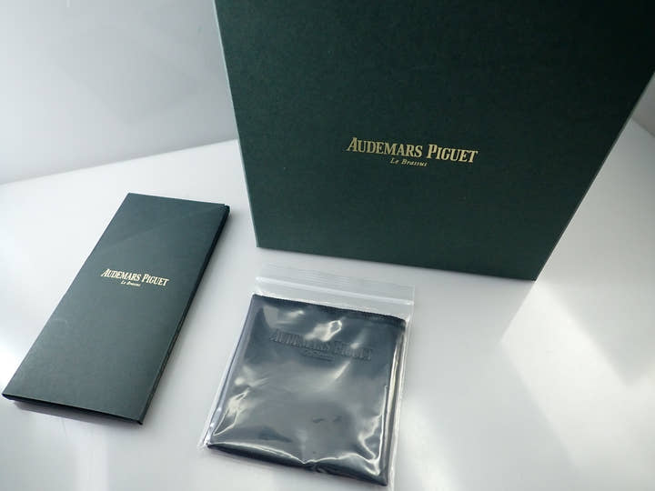 オーデマピゲ ロイヤルオーク クロノグラフ Ref.26239BC.OO.1220BC.01 ホワイトゴールド ブルー文字盤