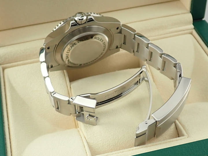 Rolex Sea-Dweller 4000 <Warranty, Box, etc.>