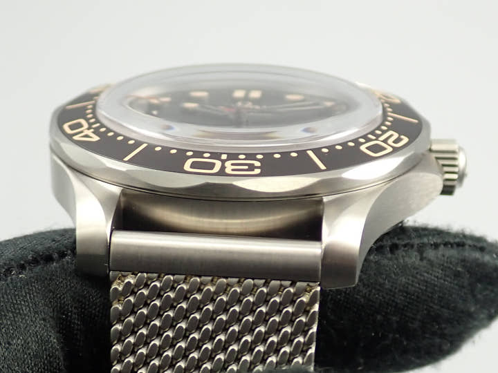 オメガ シーマスター ダイバー 300M コーアクシャル マスター クロノメーター 42MM Ref.210.92.42.20.01.001 ブラウン文字盤 中古 KJH3K607