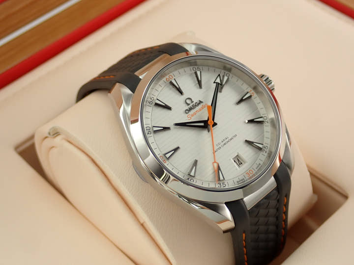 オメガ シーマスター アクアテラ 150M コーアクシャル マスター クロノメーター 41MM Ref.220.12.41.21.02.002 ホワイト文字盤 未使用 KJ70UXVR