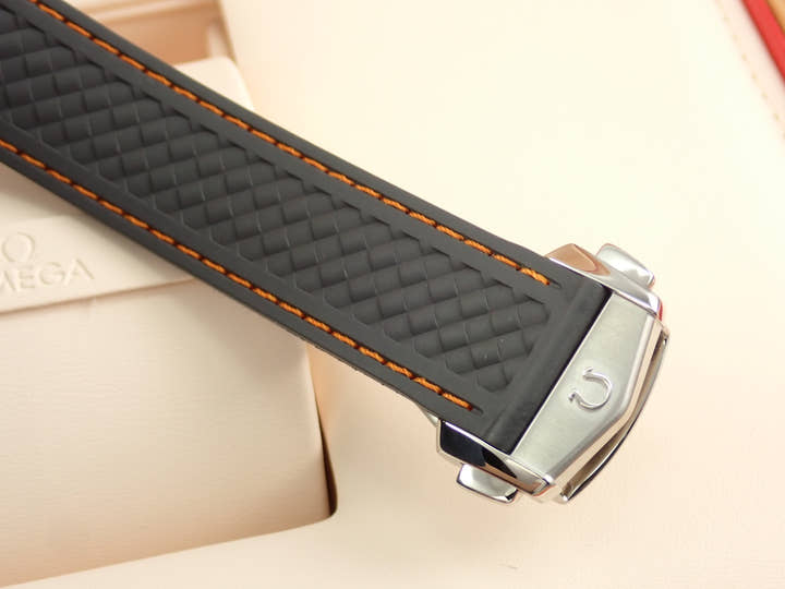 オメガ シーマスター アクアテラ 150M コーアクシャル マスター クロノメーター 41MM Ref.220.12.41.21.02.002 ホワイト文字盤 未使用 KJ70UXVR