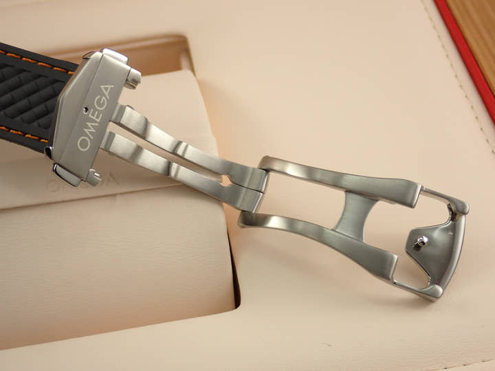 オメガ シーマスター アクアテラ 150M コーアクシャル マスター クロノメーター 41MM Ref.220.12.41.21.02.002 ホワイト文字盤 未使用 KJ70UXVR