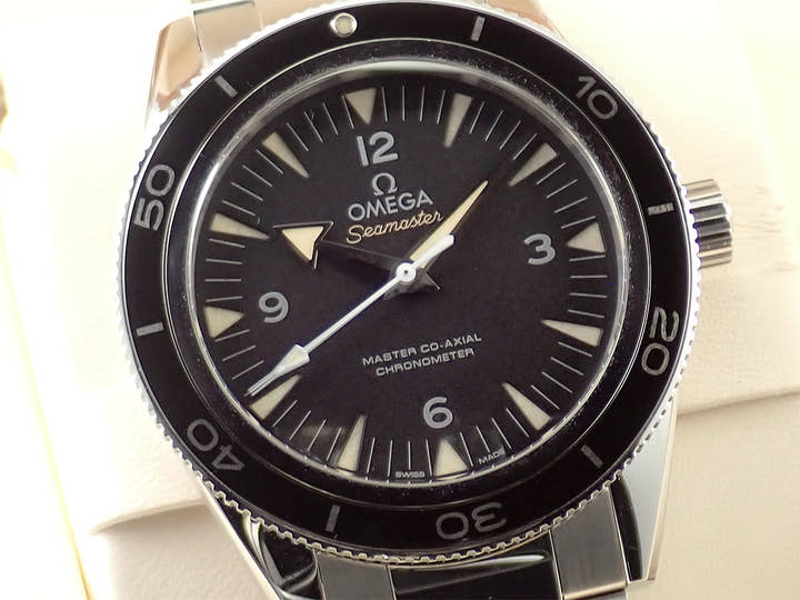 オメガ シーマスター 300 Ref.233.30.41.21.01.001 ブラック文字盤 中古 5X1LSUSS