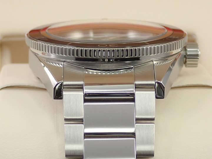 オメガ シーマスター 300 Ref.233.30.41.21.01.001 ブラック文字盤 中古 5X1LSUSS