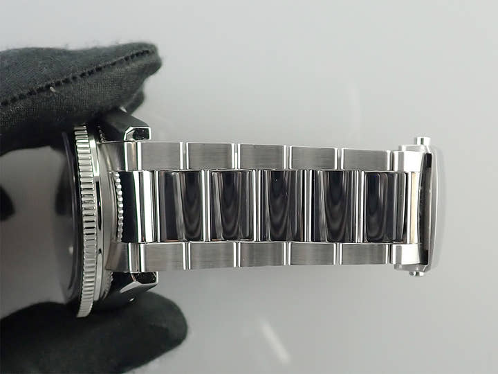 オメガ シーマスター 300 Ref.233.30.41.21.01.001 ブラック文字盤 中古 5X1LSUSS