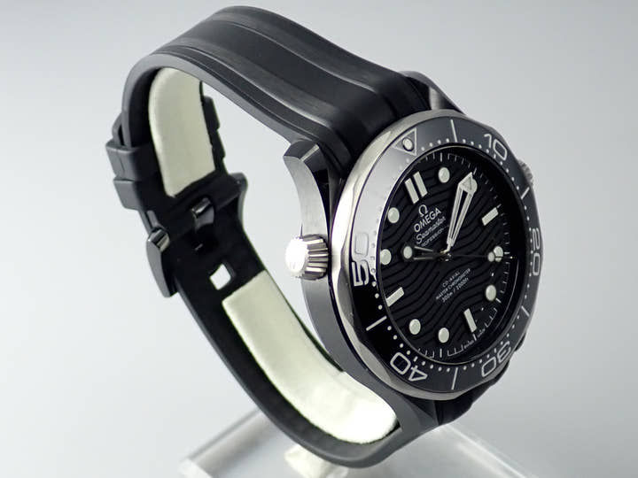 オメガ シーマスター Ref.210.92.44.20.01.001 ブラック文字盤 中古 sea-master-24