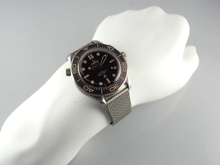 オメガ シーマスター 300 コーアクシャル マスタークロノメーター Ref.210.90.42.20.01.001 ブラウン文字盤 中古 WC97ZRMW