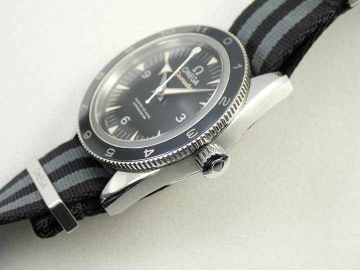 Omega Seamaster 300 Specter Ref.233.32.41.21.01.001 Black Dial Used P092WXH2