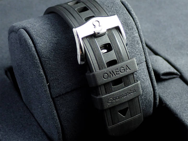 オメガ シーマスター 007 Ref.210.22.42.20.01.004 ブラック文字盤 美品 AK52K182