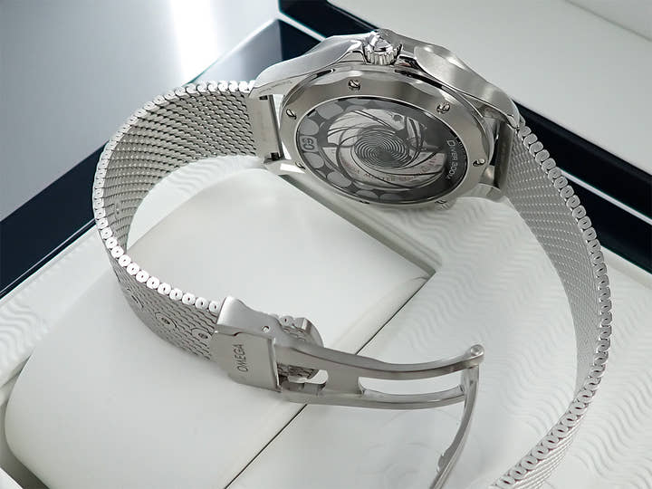 オメガ シーマスター ダイバー 300M コーアクシャル マスター クロノメーター 42MM ボンド映画60周年記念モデル Ref.210.30.42.20.03.002 ブルー文字盤 未使用 R8X12X99