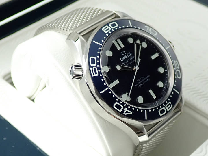 オメガ シーマスター ダイバー 300M コーアクシャル マスター クロノメーター 42MM Ref.210.30.42.20.03.002 ブルー文字盤 未使用 M961YL17