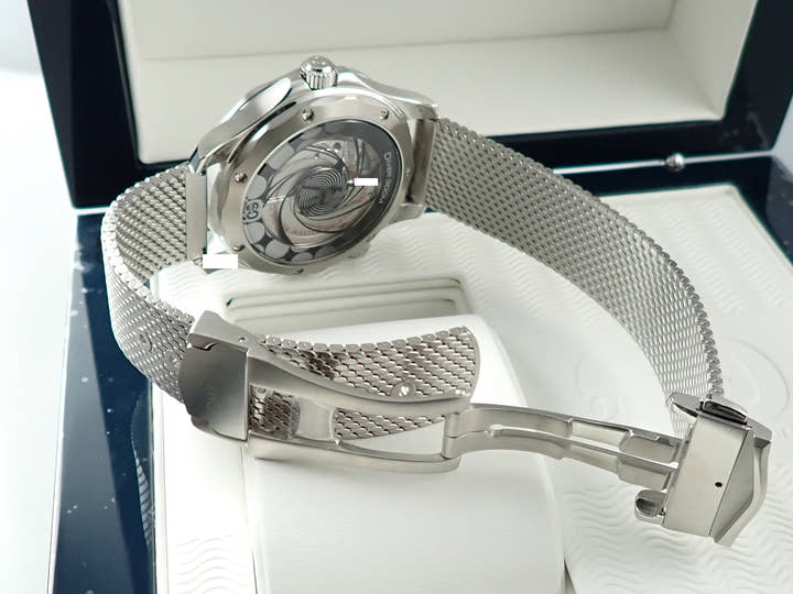 オメガ シーマスター ダイバー 300M コーアクシャル マスター クロノメーター 42MM Ref.210.30.42.20.03.002 ブルー文字盤 未使用 M961YL17