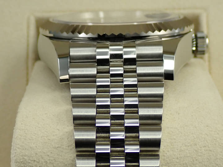 ロレックス スカイドゥエラー Ref.326934 ステンレススチール/ホワイトゴールド ブラック文字盤 ジュビリーブレスレット 美品 LY00L7P0