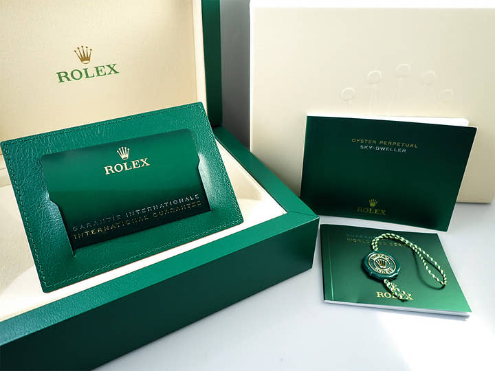 ロレックス スカイドゥエラー Ref.326238 イエローゴールド シルバー文字盤 オイスターフレックス