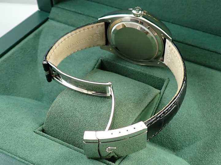 ロレックス スカイドゥエラー Ref.326139 ホワイトゴールド ブラック文字盤 革ベルト 美品 J3LUP412