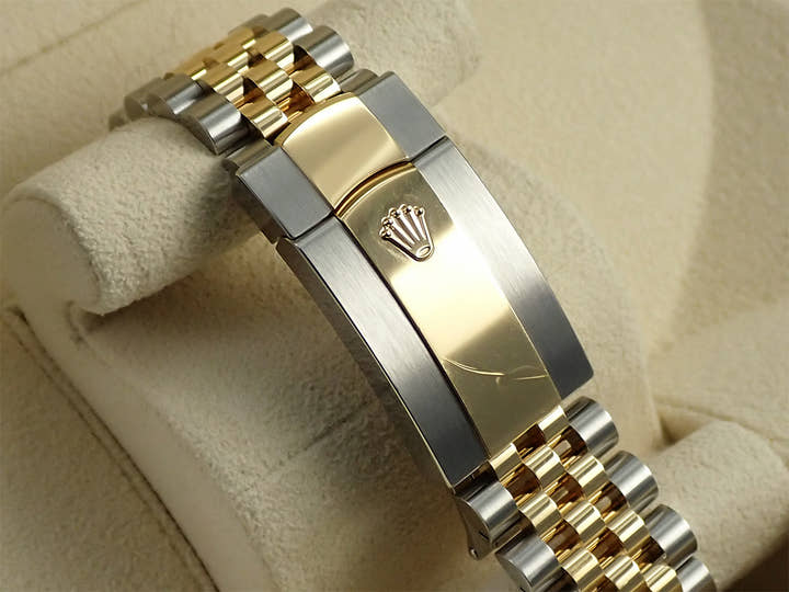 ロレックス スカイドゥエラー Ref.326933 ステンレススチール/イエローゴールド ブラック文字盤 ジュビリーブレスレット 中古 V8FLAWRR