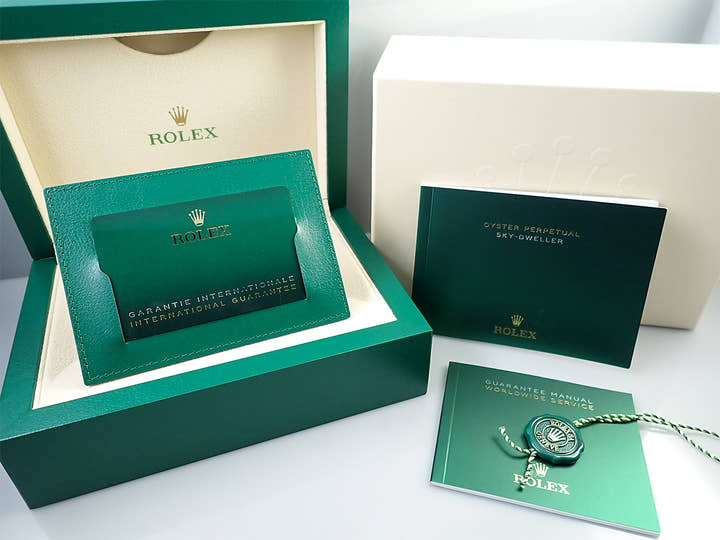 ロレックス スカイドゥエラー Ref.326933 ステンレススチール/イエローゴールド ブラック文字盤 ジュビリーブレスレット 中古 V8FLAWRR