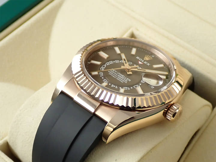 ロレックス スカイドゥエラー Ref.326235 エバーローズゴールド チョコレート文字盤 オイスターフレックス