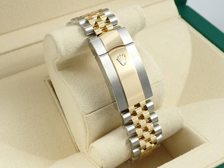 ロレックス スカイドゥエラー Ref.326933 ステンレススチール/イエローゴールド シルバー文字盤 ジュビリーブレスレット