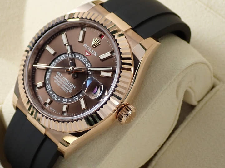 ロレックス スカイドゥエラー Ref.326235 エバーローズゴールド チョコレート文字盤 オイスターフレックス