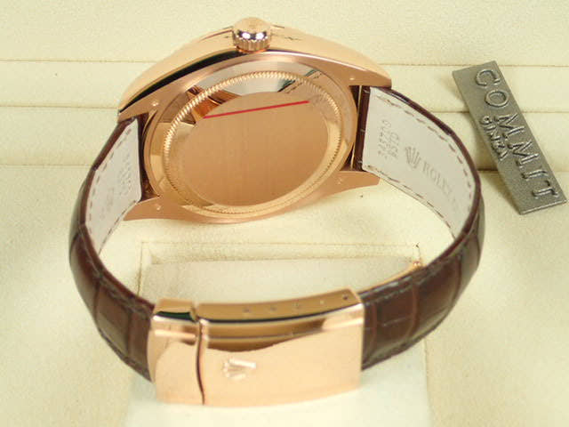 ロレックス スカイドゥエラー Ref.326135 サンダストローマ文字盤 中古 sky-dweller-6 革ベルト