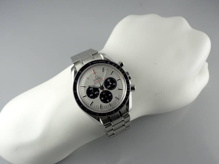 オメガ スピードマスター 東京2020 Ref.522.30.42.30.04.001 シルバー文字盤 中古 speed-master-40