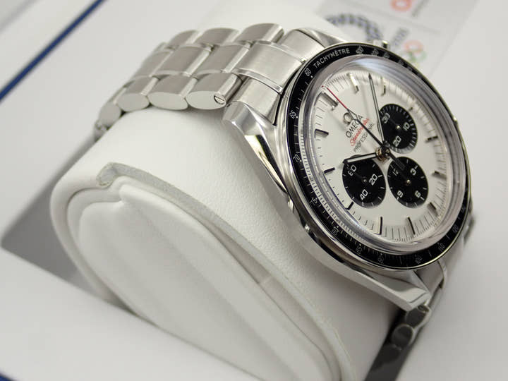 オメガ スピードマスター クロノグラフ 42mm 東京2020 リミテッド エディション Ref.522.30.42.30.04.001 シルバー文字盤 未使用 FK5F71KV