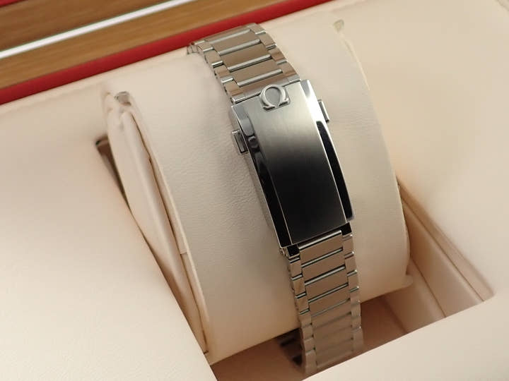 オメガ スピードマスター スピードマスター '57 コーアクシャル マスター クロノメーター クロノグラフ 40.5MM Ref.332.10.41.51.10.001 グリーン文字盤 未使用 2481AU7P