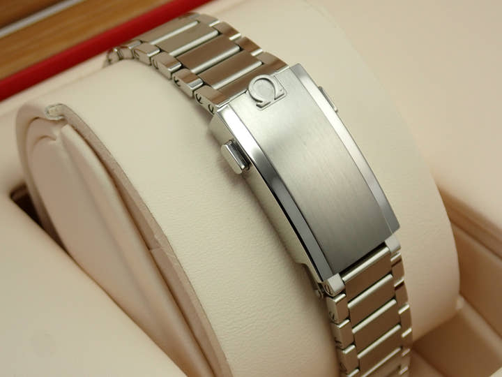 オメガ スピードマスター スピードマスター '57 コーアクシャル マスター クロノメーター クロノグラフ 40.5MM Ref.332.10.41.51.10.001 グリーン文字盤 未使用 2481AU7P