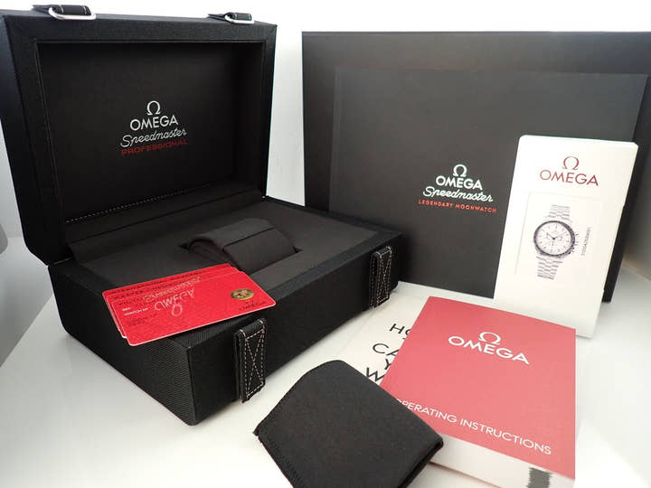 オメガ スピードマスター ムーンウォッチ プロフェッショナル Ref.310.30.42.50.04.001 ホワイト文字盤 未使用 F3MZCYPZ