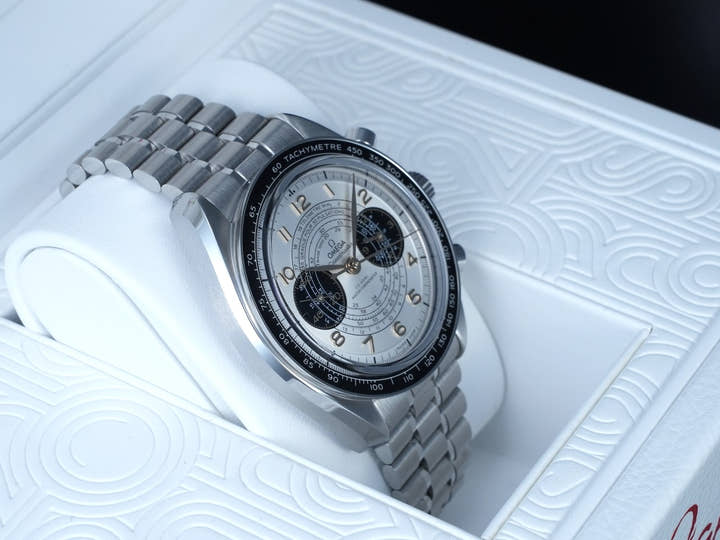 オメガ スピードマスター クロノスコープ パリ2024 Ref.522.30.43.51.02.001 シルバー文字盤 極美品 6FM29892