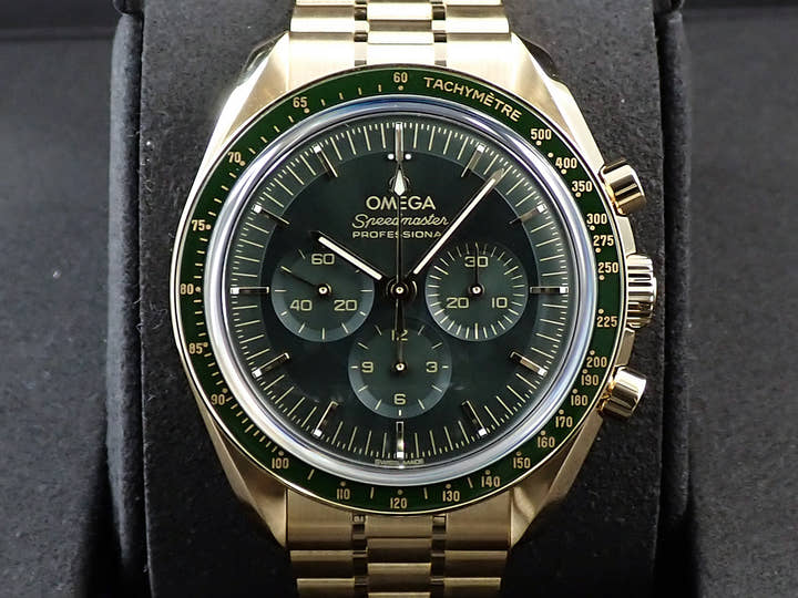 オメガ スピードマスター ムーンウォッチ プロフェッショナル コーアクシャル マスター クロノメーター クロノグラフ 42MM Ref.310.60.42.50.10.001 グリーン文字盤 未使用 A362C0YY