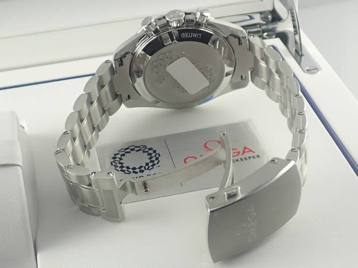 オメガ スピードマスター 記念モデル クロノグラフ 42MM 東京2020リミテッドエディション Ref.522.30.42.30.04.001 シルバー文字盤 未使用 K3370883