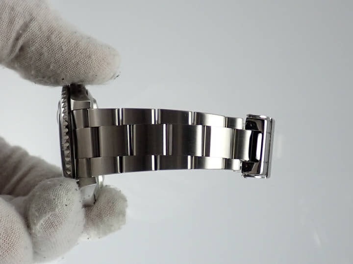 Rolex Submariner Ref.16610 Black Dial Used submariner-390