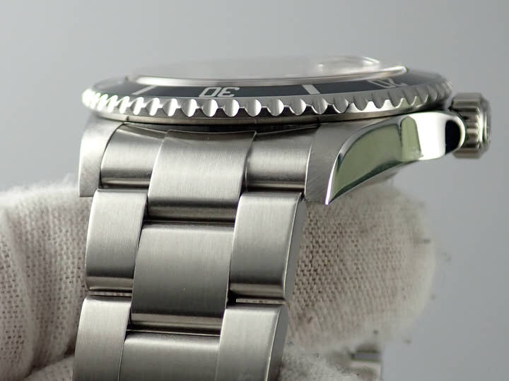 Rolex Submariner Ref.16610 Black Dial Used submariner-390