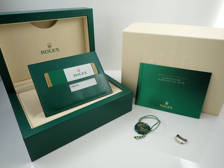 Rolex Submariner Date <Warranty, Box, etc.>