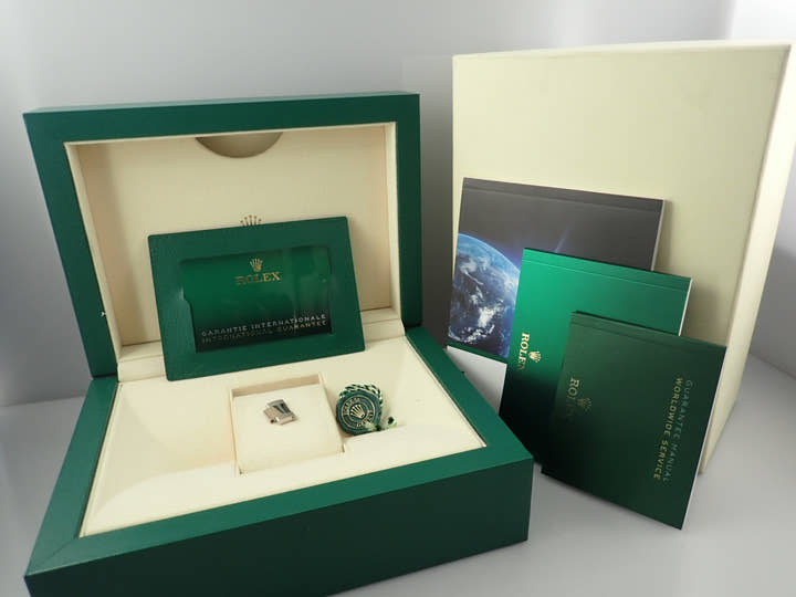 ロレックス サブマリーナー デイト Ref.126619LB ホワイトゴールド ブラック文字盤