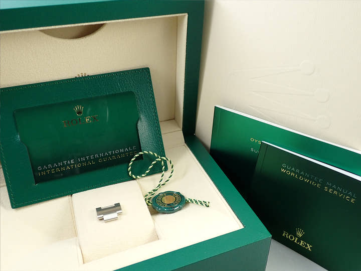 ロレックス サブマリーナー デイト Ref.126610LV ステンレススチール ブラック文字盤