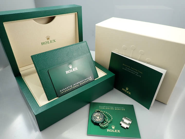 ロレックス サブマリーナー デイト Ref.126610LV ステンレススチール ブラック文字盤