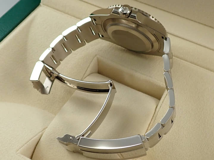 ロレックス サブマリーナー デイト Ref.126619LB ホワイトゴールド ブラック文字盤