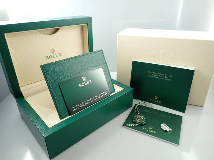 Rolex Submariner Date <Warranty, Box, etc.>