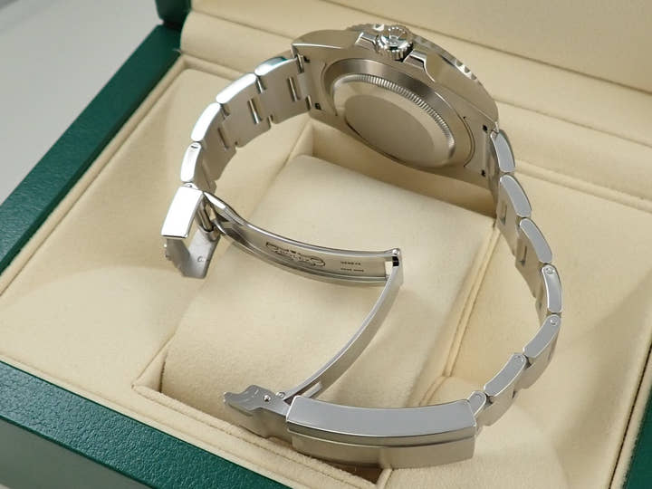 ロレックス サブマリーナー デイト Ref.116610LV ステンレススチール グリーン文字盤