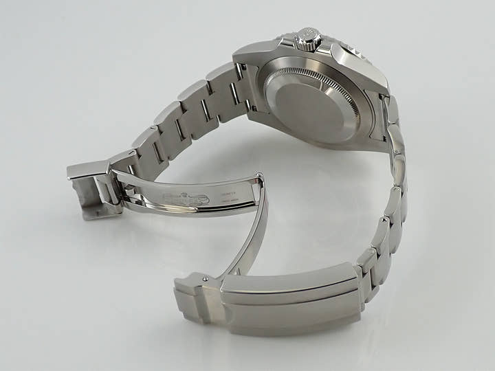 Rolex Submariner Date <Warranty and Others>