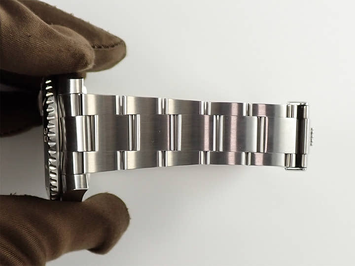 Rolex Submariner Date <Warranty and Others>