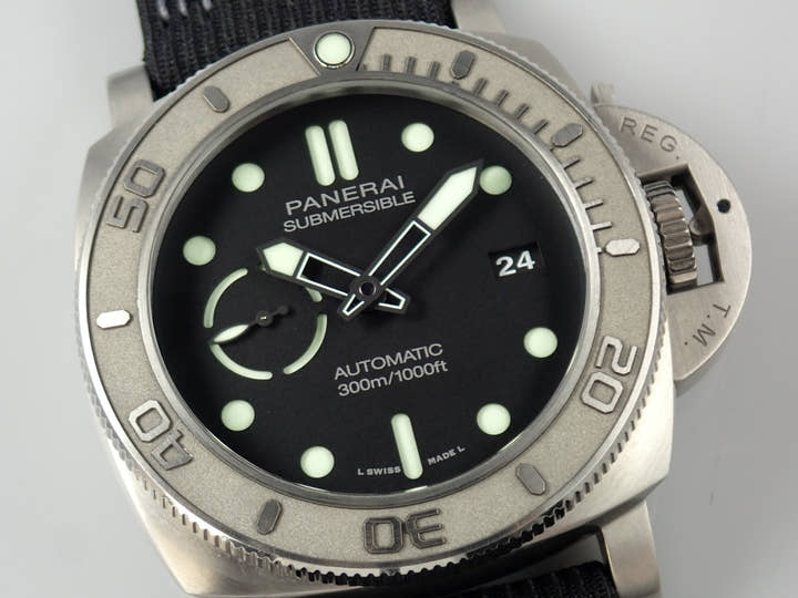 Panerai Luminor Ref.PAM00984 Black Dial Used Submersible-6