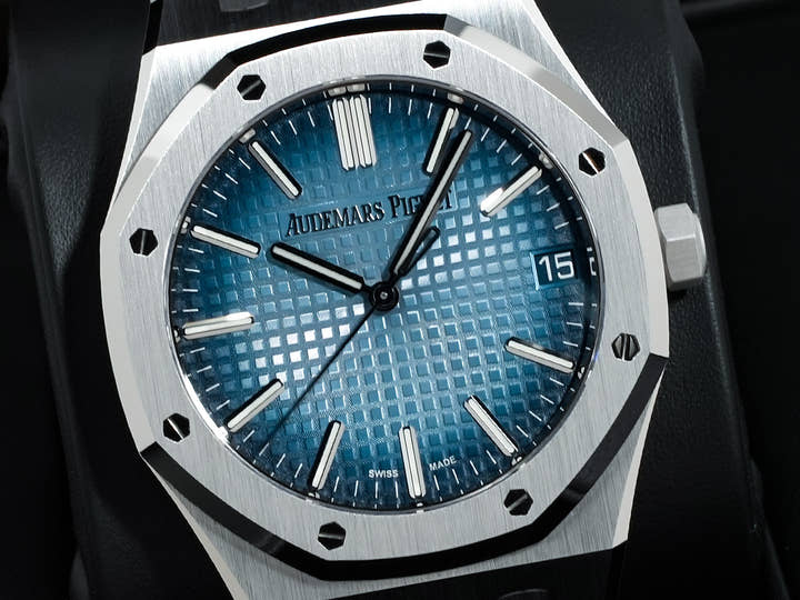 オーデマピゲ ロイヤルオーク Ref.15510BC.OO.1320BC.02 ホワイトゴールド スモークブルー文字盤