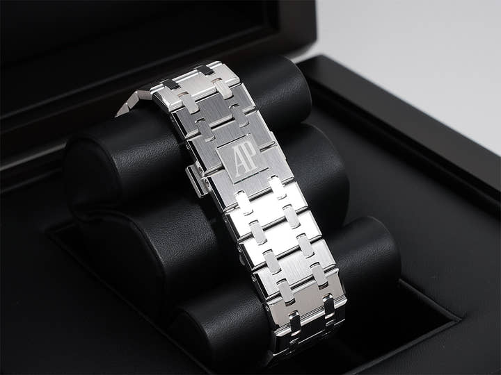 オーデマピゲ ロイヤルオーク Ref.15510BC.OO.1320BC.02 ホワイトゴールド スモークブルー文字盤