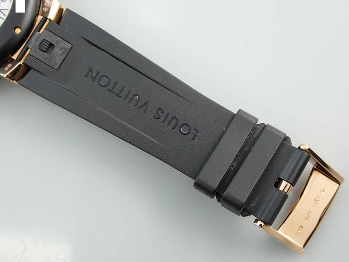 ルイヴィトン タンブール ワールドタイム ランウェイ ユニバーサル ジャーニー Ref.Q1BK0 SS/BLACK PVD/PG シルバー文字盤 中古 1HKVJJKK