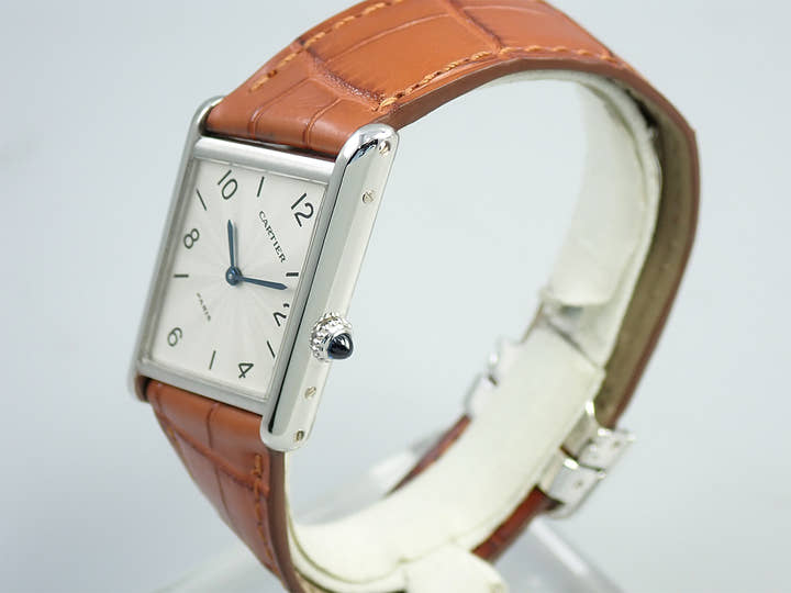 カルティエ タンク アシメトリック ウォッチ Ref.- シルバー文字盤 中古 W5Y4PS77