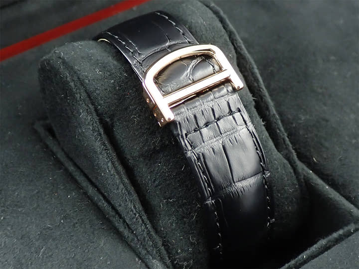 カルティエ トーチュ パワーリザーブ デイト Ref.2689G シルバー文字盤 中古 Z38H3TVH